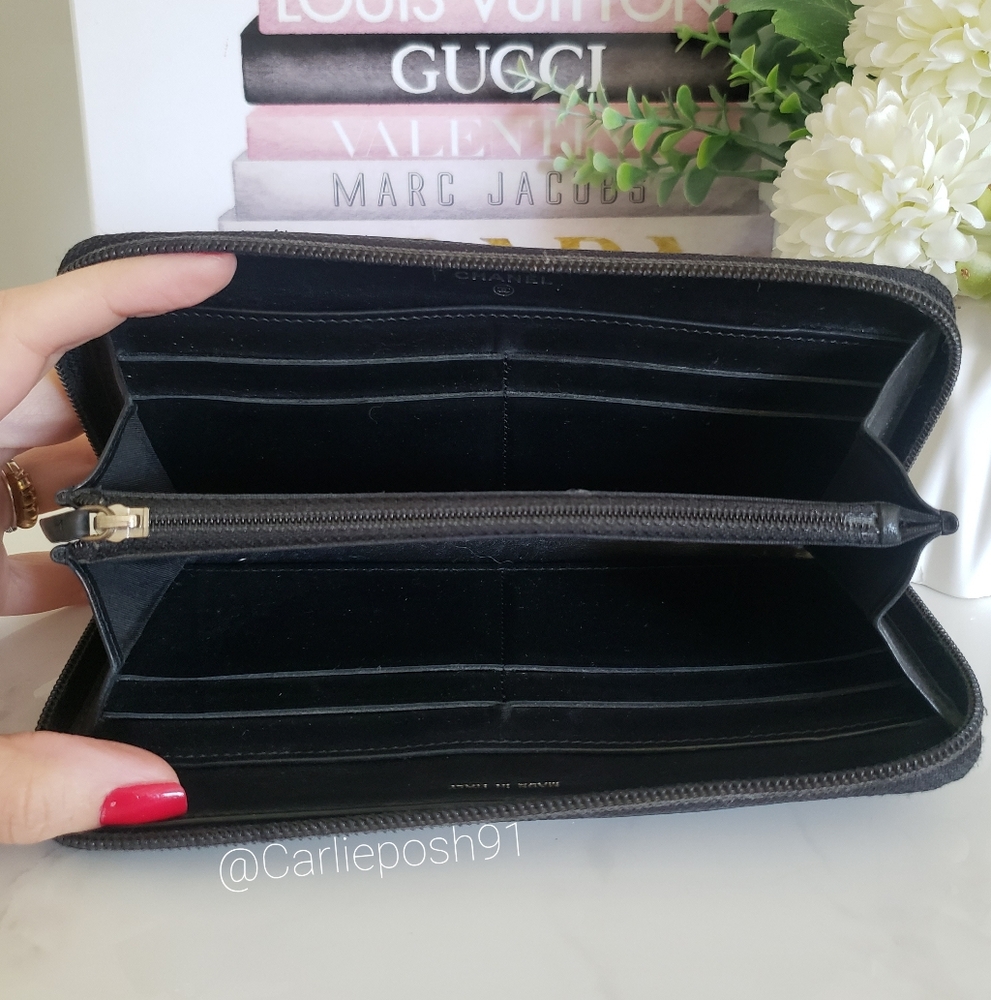 **SOLD** Authentic Pre-owned Chanel Boy Patent Zippy Long Wallet - Picture 5 of 14